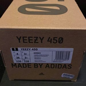 Yeezy boost 450 size 4 men